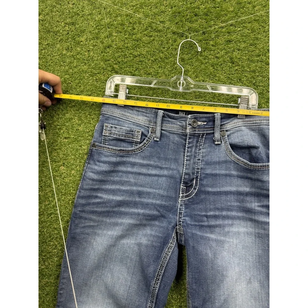 BKE Jeans Mens 32x30 Jake Straight Leg Light Wash Buckle Stretch Modern Y2K Work